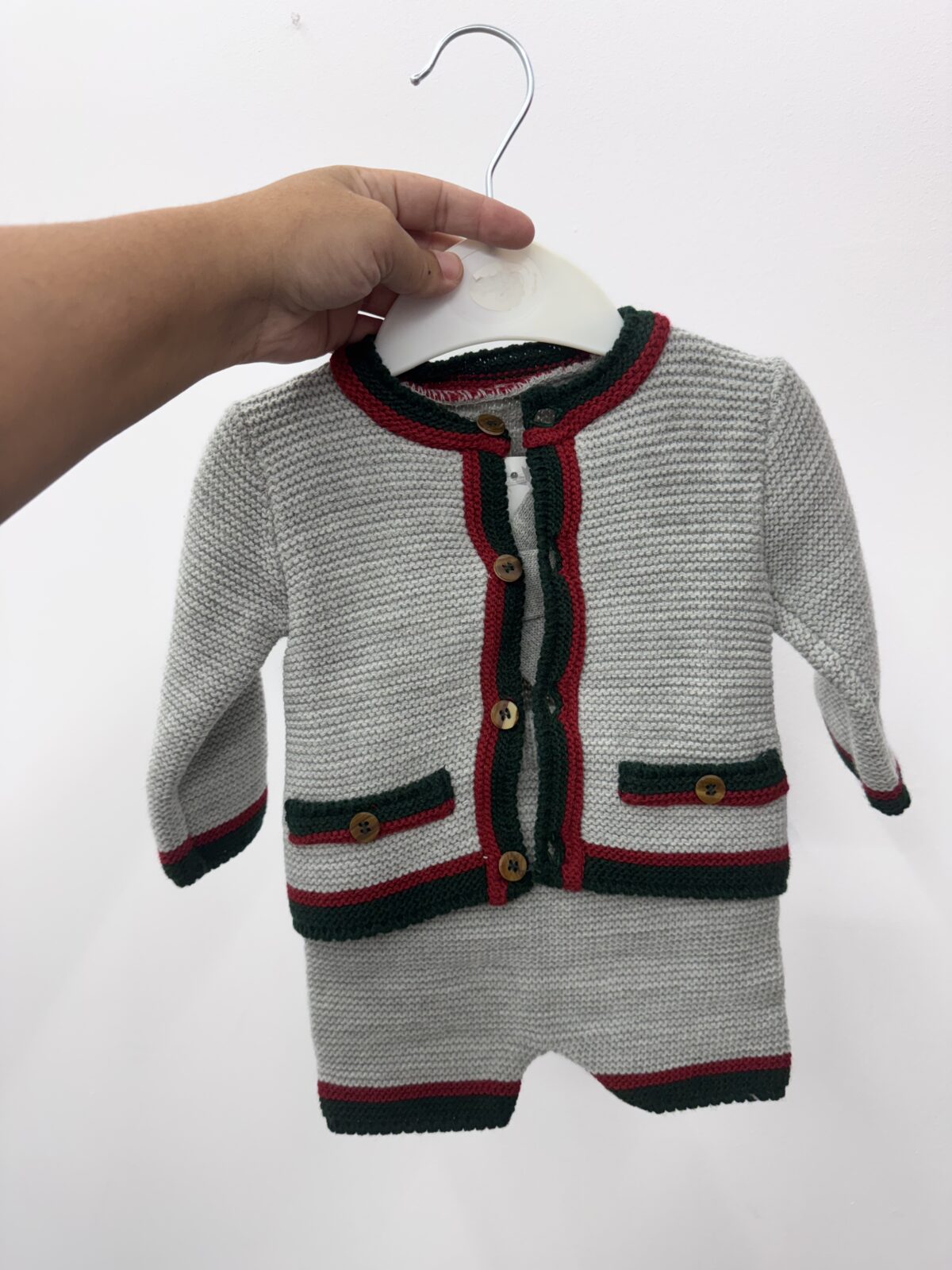 OUTLET(1 A 6MESES)