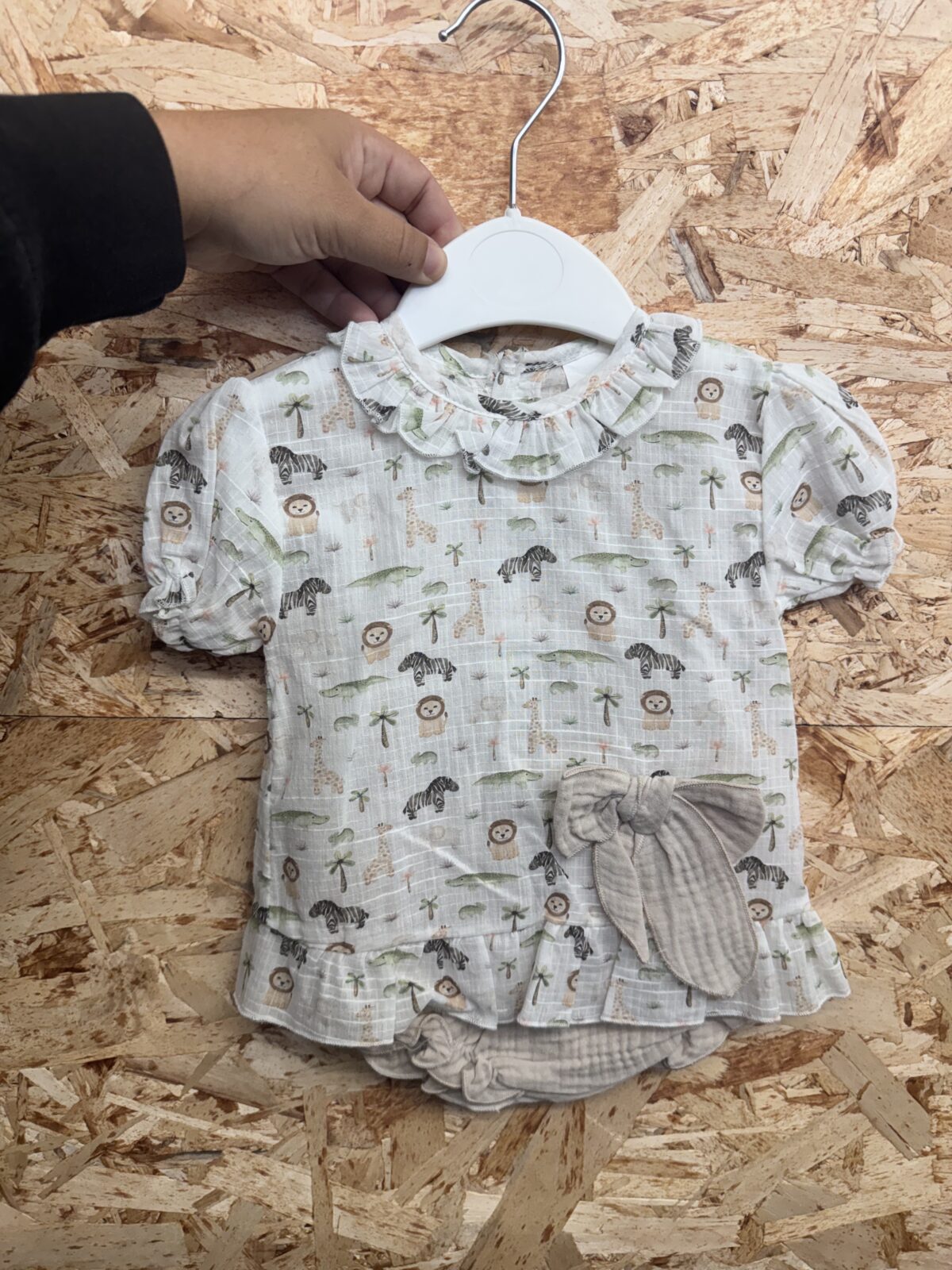 OUTLET(3 Y 9MESES)