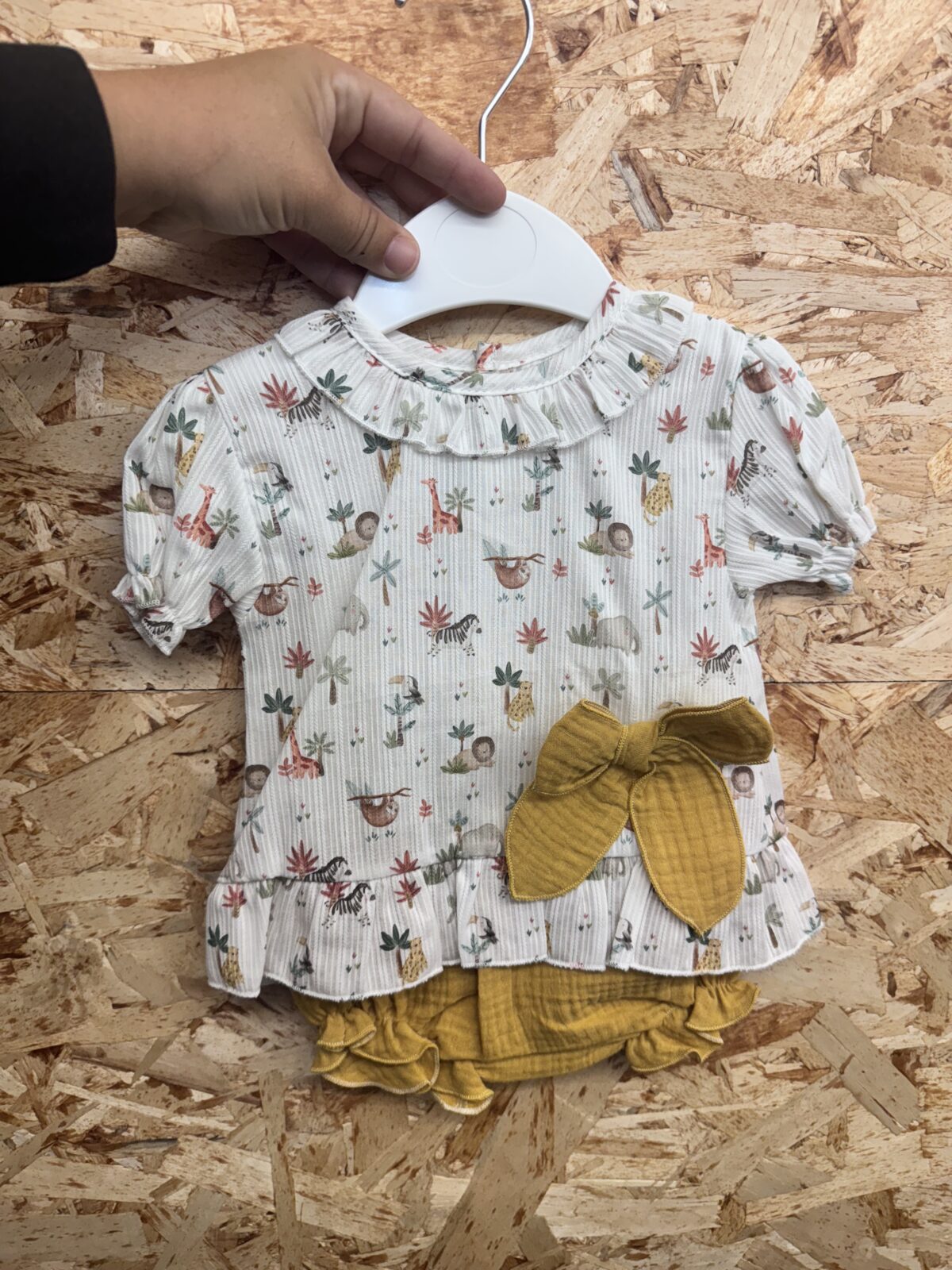 OUTLET(3 Y 9MESES)